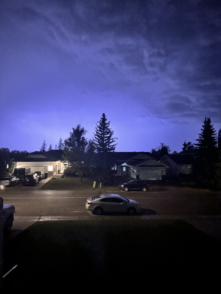 Currently getting nonstop lightning Drayton valley, Ab sept 25/24 #abstorm