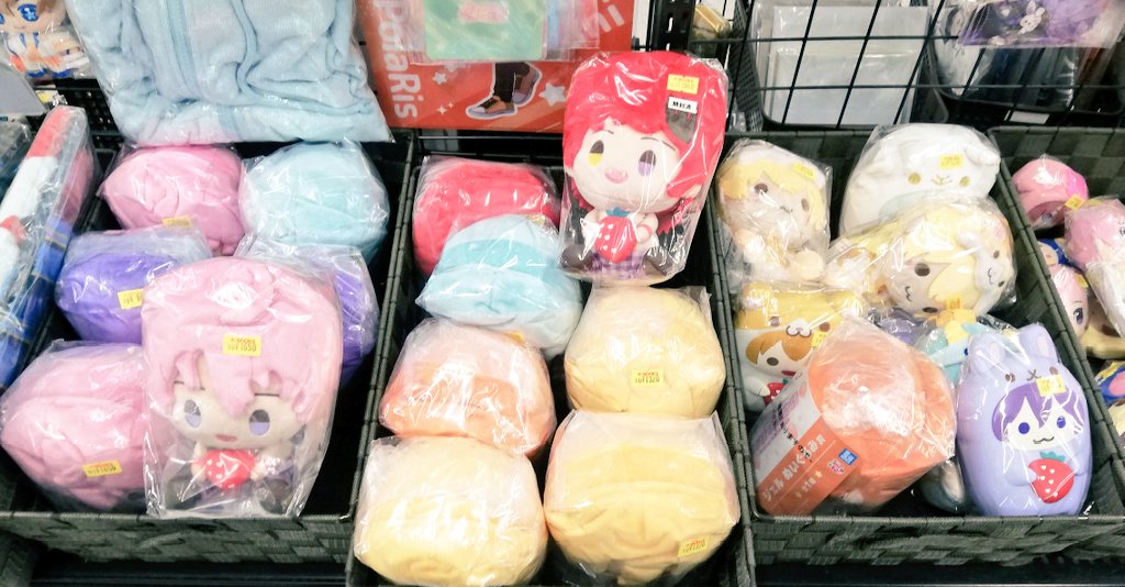 コーナー紹介】#すとぷり 当店では缶バッジやアクリルキーホルダー