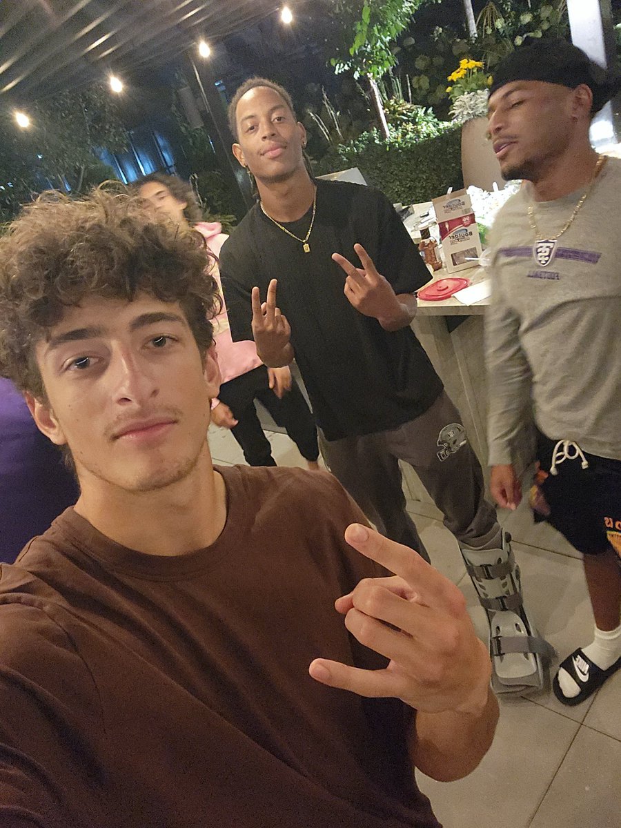 "Coach, what's the difference between coaching HS players and college players?" When your phone is around...not much. #Dangkids #phonejacked #RollToms