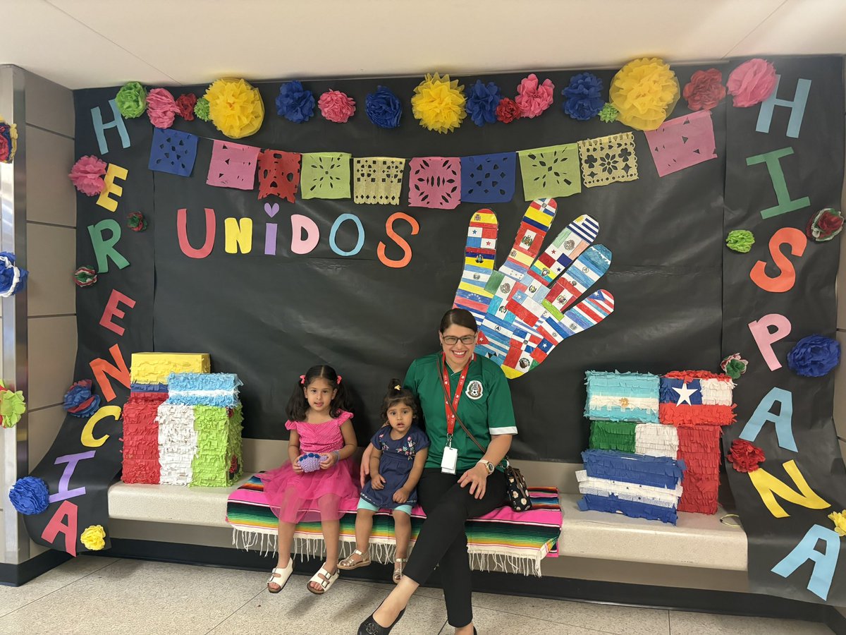 msespbe's tweet photo. Had the best time celebrating #HispanicHeritageMonth with our Mac team, students, and families! 
🇨🇱 🇻🇪  🇭🇳 🇲🇽 🇳🇮 🇦🇷 🇨🇴 #MesDeLaHerenciaHispana #SoyMAC https://t.co/xAci2NWvOr