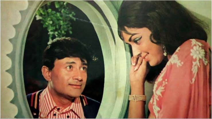 आज महान अभिनेता Dev Anand ji का जन्मदिन है, जो न केवल अपने आकर्षण और प्रतिभा के लिए जाने जाते थे, बल्कि अपने सह-कलाकारों के साथ अद्भुत संबंध बनाने के लिए भी। उन्होंने कई यादगार फिल्मों में काम किया और हर नायिका के साथ उनकी जोड़ी ने दर्शकों का दिल जीत लिया। उनकी अदाकारी में एक