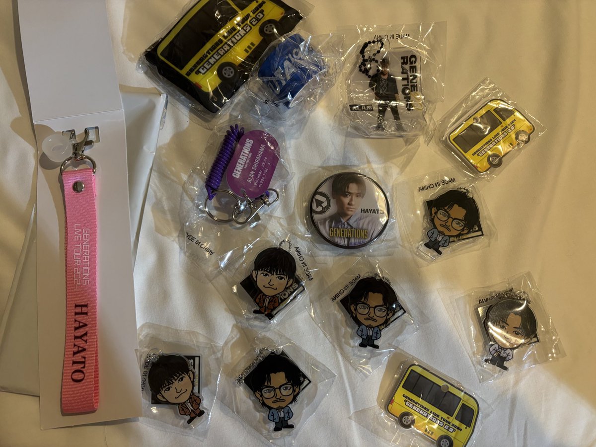 tyyykn's tweet photo. GENERATIONS 2.0 GENE ジェネ グッズ フラッグストラップ　アクリルスタンド　アクスタ　ガチャ　交換

【譲】画像のもの
【求】佐野玲於（同種以外も可）

お心当たりのある方はご連絡お待ちしております。 https://t.co/gnngnKi9DF