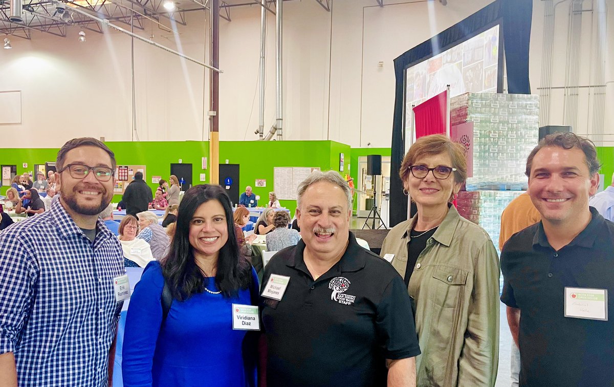 vpsadiaz's tweet image. Congratulations to the Jacobs &amp;amp; Cushman @SDFoodBank team on a successful open house of their Vista location. Thank you for addressing food insecurity in the North County region and for partnering with the @ASI_CSUSM Cougar Pantry.