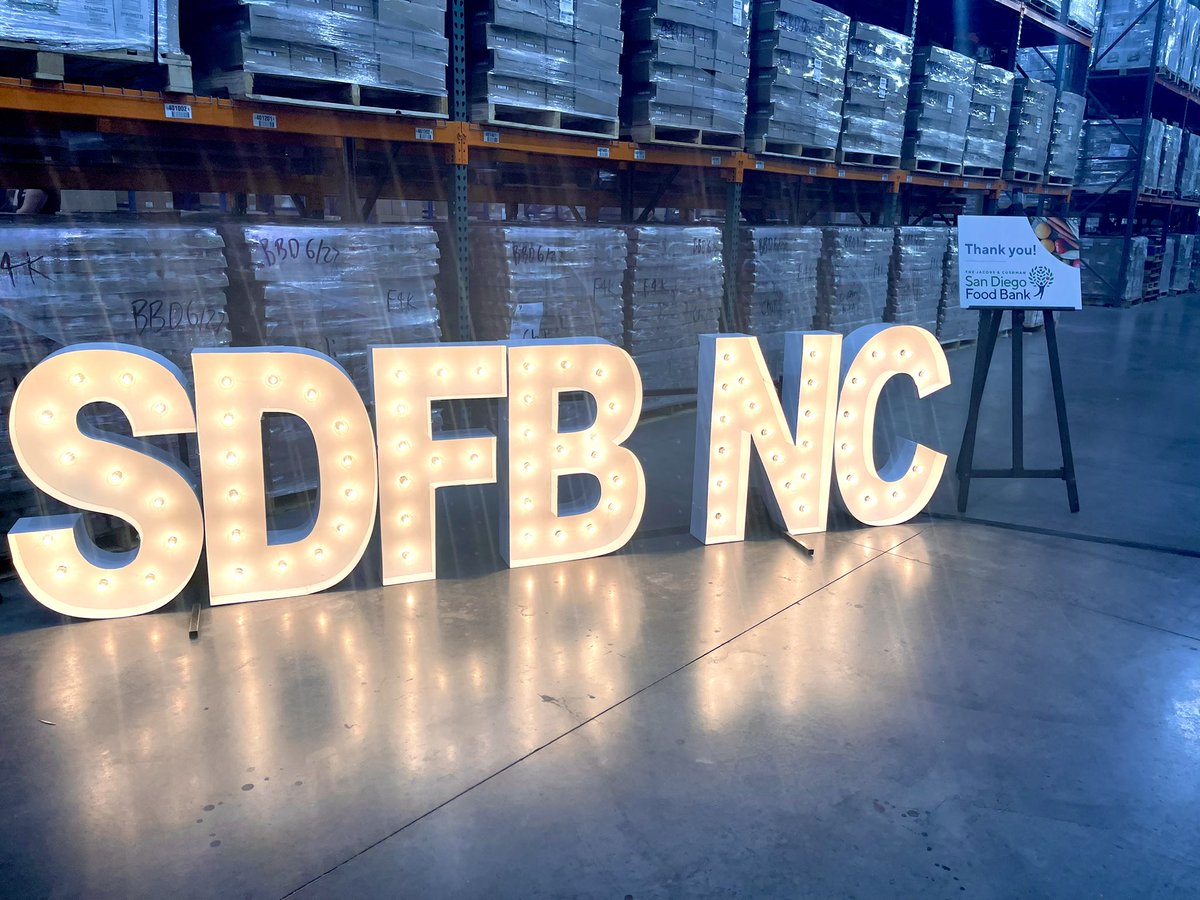 vpsadiaz's tweet image. Congratulations to the Jacobs &amp;amp; Cushman @SDFoodBank team on a successful open house of their Vista location. Thank you for addressing food insecurity in the North County region and for partnering with the @ASI_CSUSM Cougar Pantry.