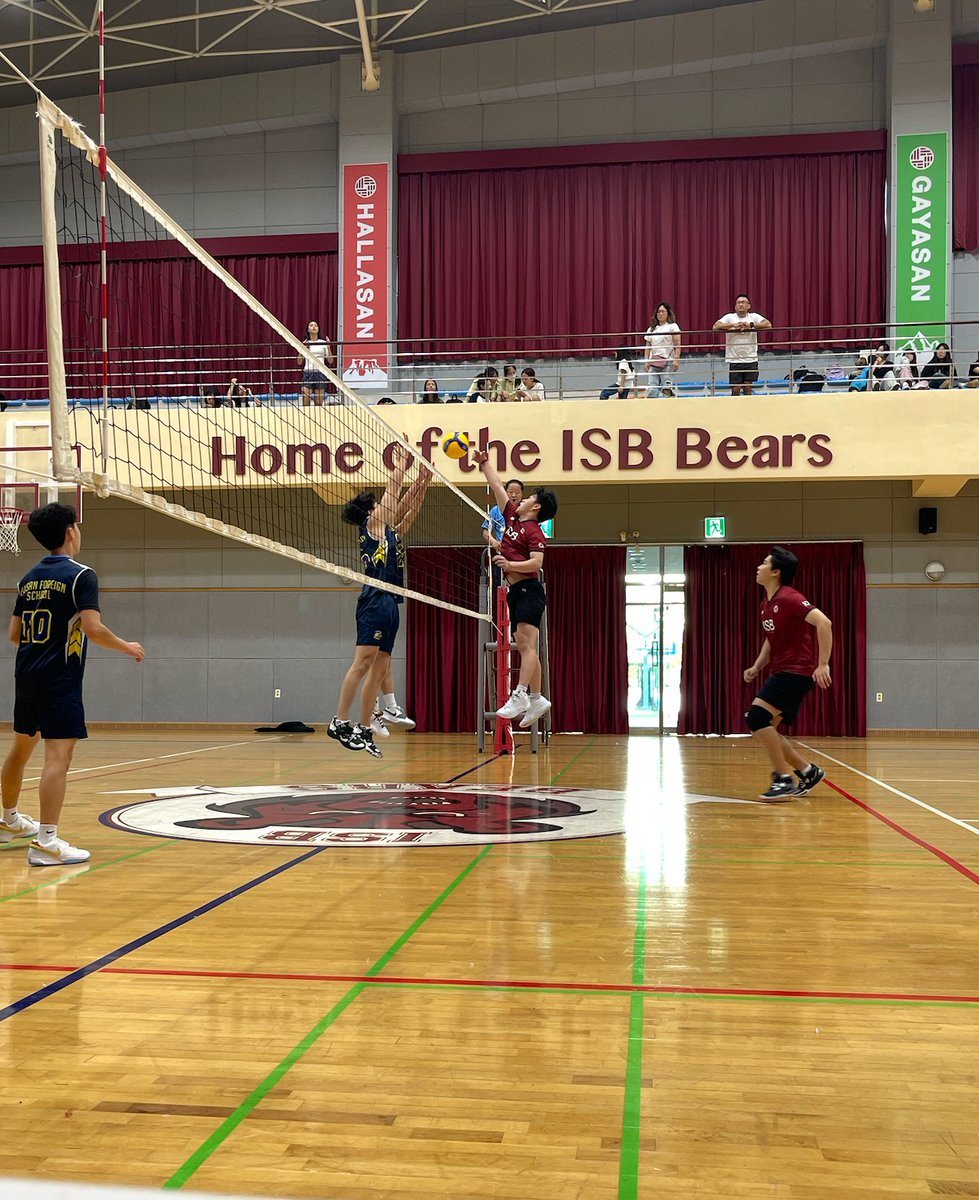 ISBLearning's tweet photo. On Monday our ISB Volleyball teams went up against our Battle of Busan counterparts, BFS, ahead of the upcoming competitions. The purpose of these games is for students to practice their teamwork, skills, and game strategy before SKAIS & EAISAC games.
#ISBLearning
#ThisIsISB
#ISB https://t.co/dQqlBoxWeN