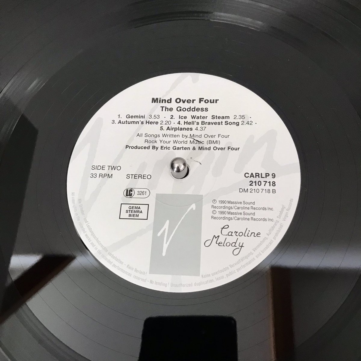 therion_madbias's tweet photo. #ゆっくりとアナログ盤
プログレメタルということ���WatchtowerやDream Theaterを思い起こさせる部分はあるが…そのどちらでもなくB級色は感じさせるが正統的で独自の世界観を確立させた名作!
#MindOverFour…The goddess
https://t.co/4OEQmUZZSi https://t.co/Jibgz4JNka