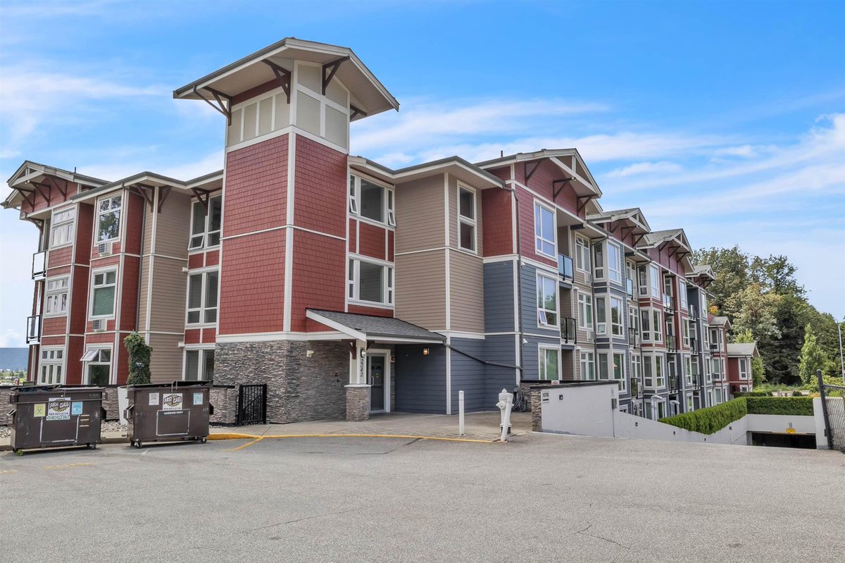 Oh boy, who could conceive of such a design? (R2901593) #vanre #abbotsford #design #architecture