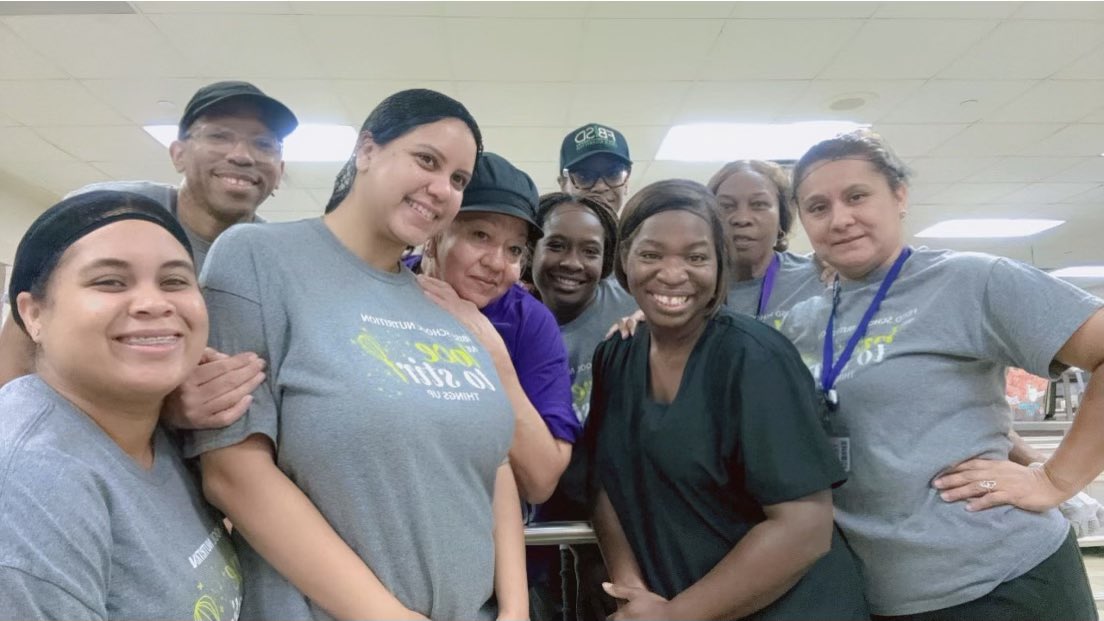 dmonroe004's tweet photo. It’s National Food Service Workers Day @RPHS_Panthers with @FBISDFoodie @FortBendISD @DeirdreMonroe11 https://t.co/QiTbuiRwA6