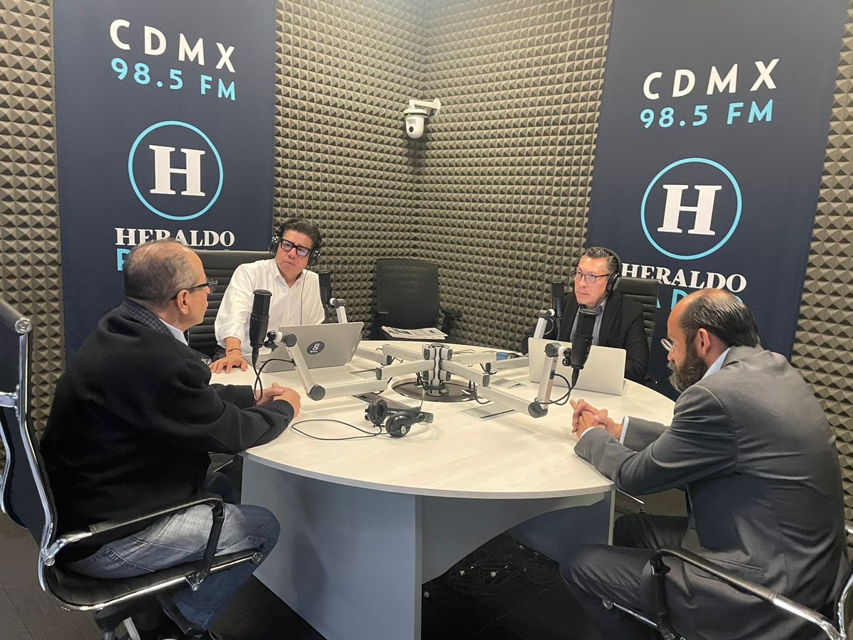 <a href="/heraldoradio_/">Heraldo Radio</a> Concluimos la mesa #AFuegoLento, donde <a href="/evillanuevamx/">Ernesto Villanueva</a> y <a href="/silvadiazr/">Ricardo A Silva Díaz</a>, expertos en derecho mexicano, nos ayudaron a comprender con claridad las atribuciones de la Corte en torno a la #ReformarJudicial. Agradecemos su presencia en #ElHeraldoRadio, ¡nos escuchamos el siguiente