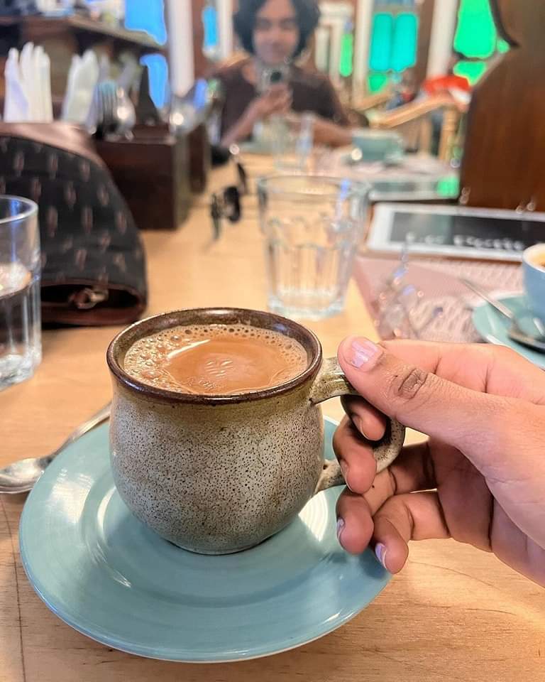 lalit0308's tweet photo. दिल कह रहा है chai पे एक किताब लिखूं 
जो लोग chai नहीं पीते उन्हें ख़राब लिखूं 💙💯 https://t.co/OEXkze7A7J