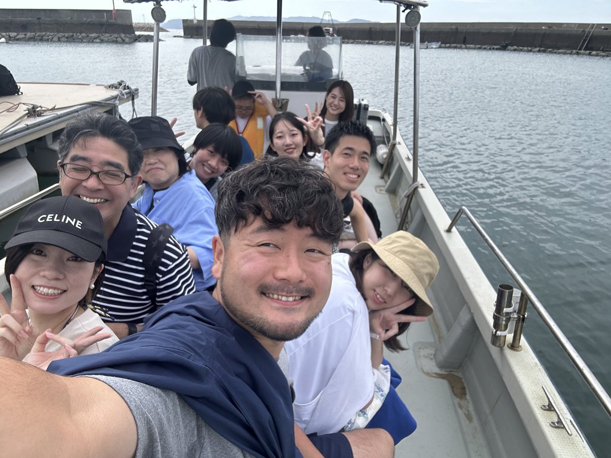ishikawa_ssoken's tweet photo. 社員旅行2日目は、無人島での大冒険旅行でした！

貸切なので、夜のカラオケはフェスみたいでした！

#SsokenGap2024 https://t.co/KppLs15tA9