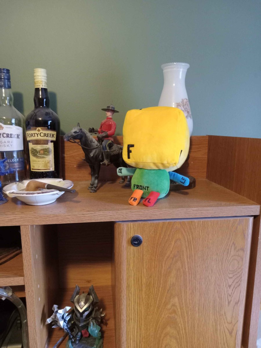 Honkler2002's tweet photo. Look at this lil guy who showed up today! https://t.co/NTnO4PpQ10