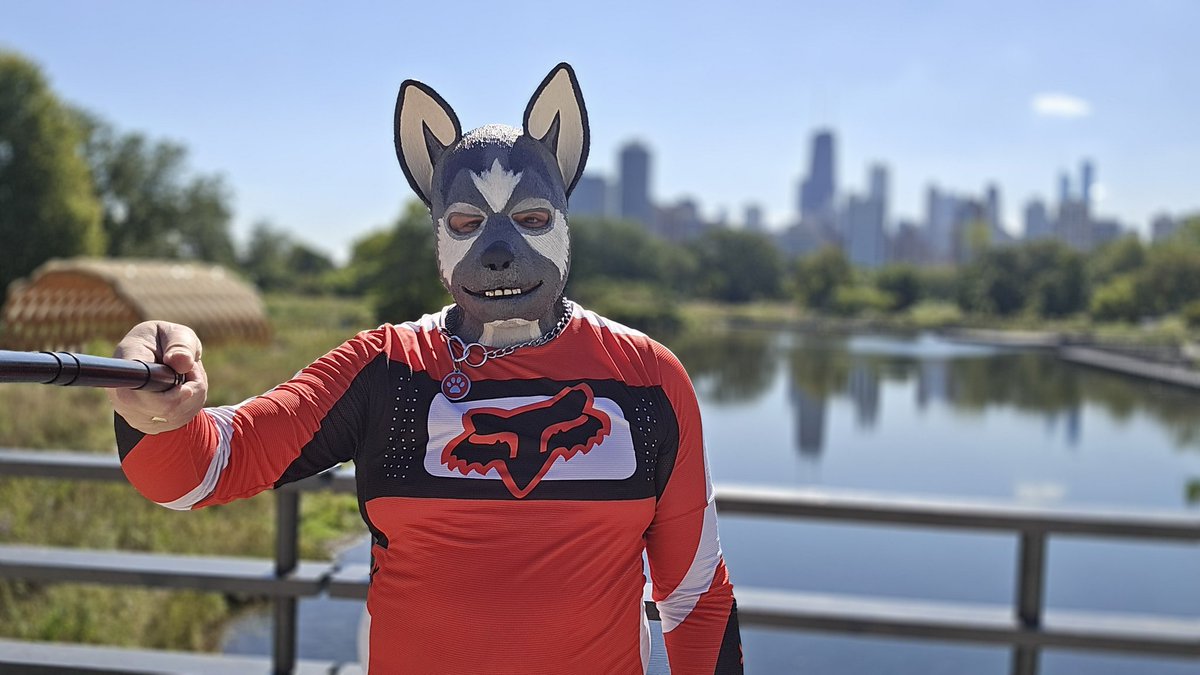 Dawg went to the zoo today.