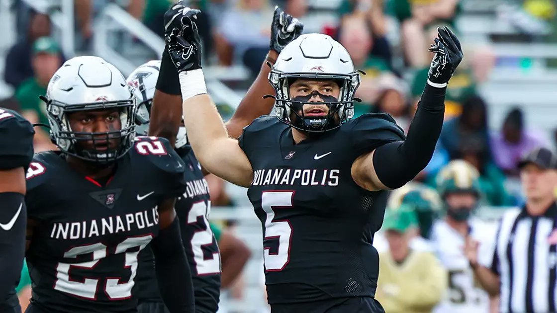 2025 #UFL Draft Watch:

LB Clay Schulte out of <a href="/UIndyFB/">UIndy Football</a>.

First 3 games stats of the 2024 season:

30 total tackles, 3.5 TFL, 1 sack and 1 int

#AFN