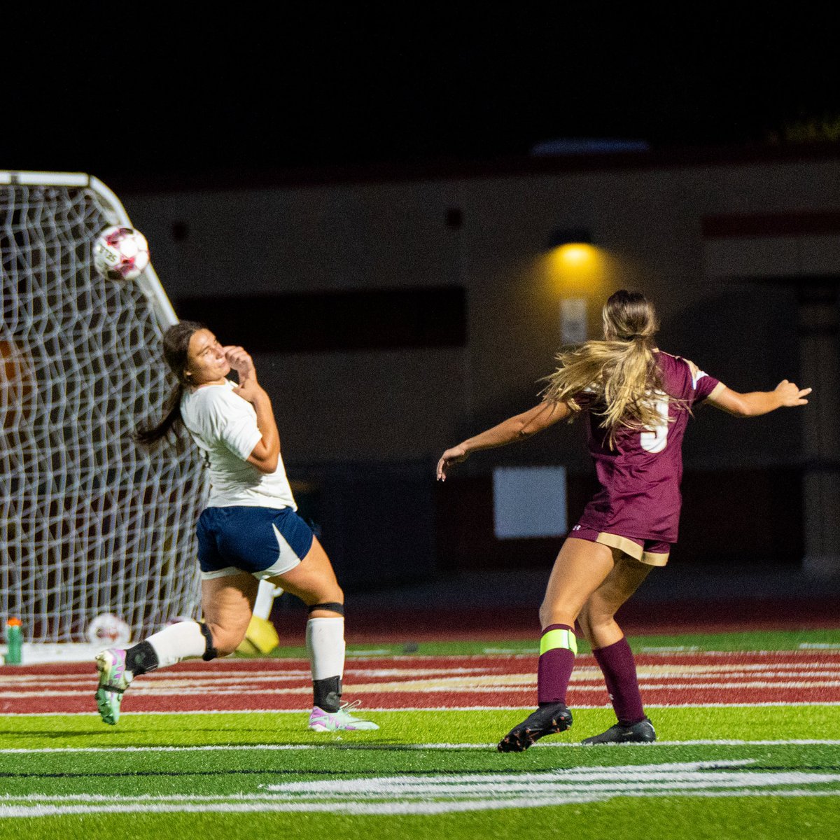 CHGVSoccer's tweet photo. A goal late in the first by Ava Capozzoli puts Char-Houston in the lead going into the second half🔥

Char Houston- 1
Bethlehem Center- 0 https://t.co/zJVngS7rNm