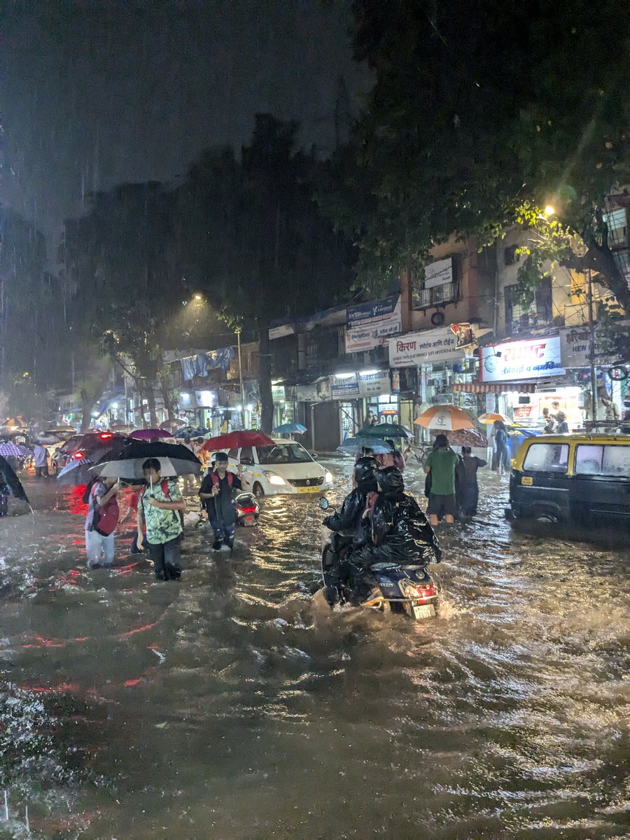 Rita_RK09's tweet photo. Stay indoor, stay safe, stay healthy 🙏 🙏
#redAlertMumbai #redAlert
https://t.co/Exp7qEXwvb