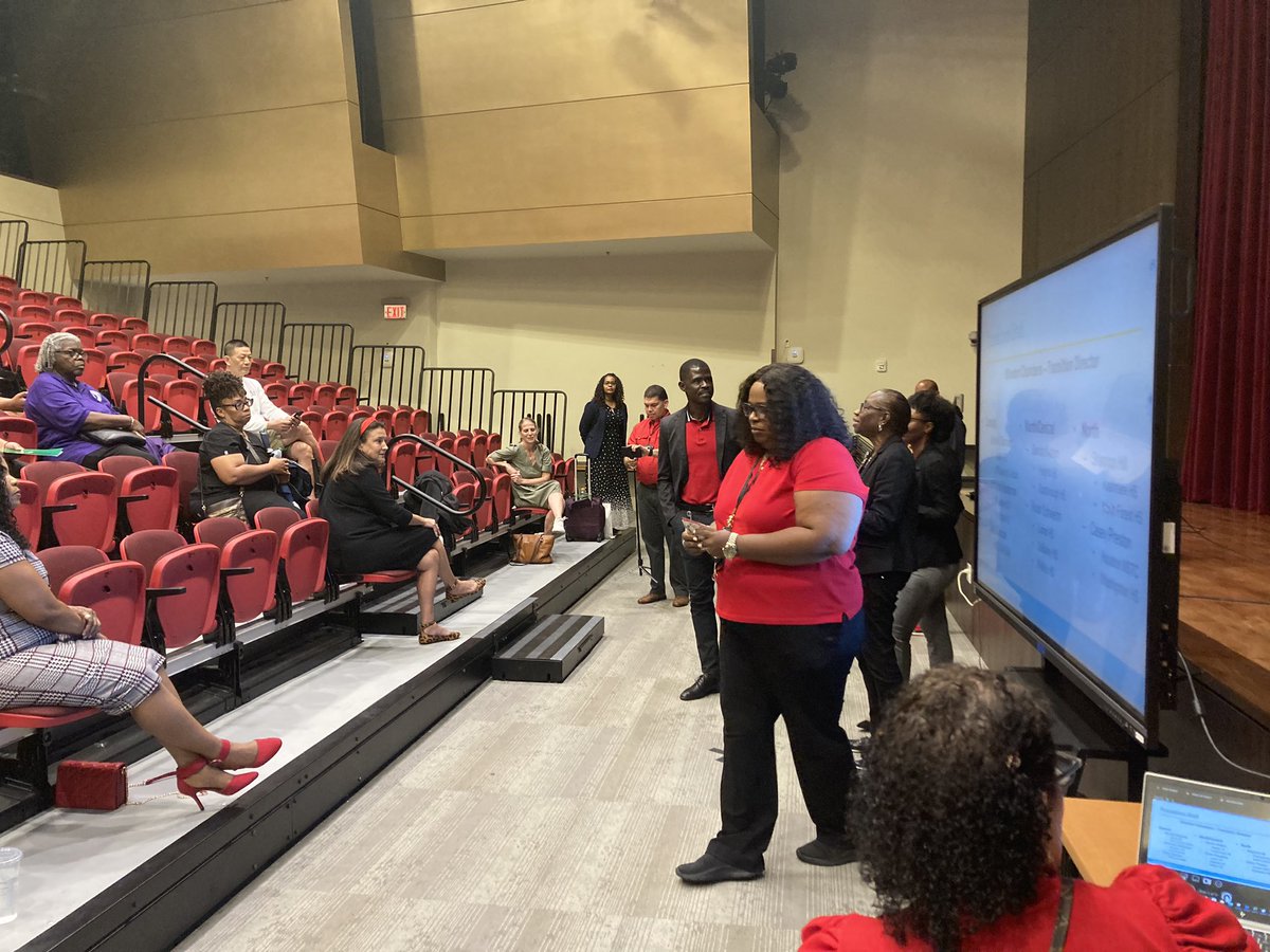 It was a pleasure to attend the <a href="/HISDSPED/">HISD-OSES</a> Parent Information Meeting tonight. We talked about transition services offered and were treated to an amazing parent testimony!