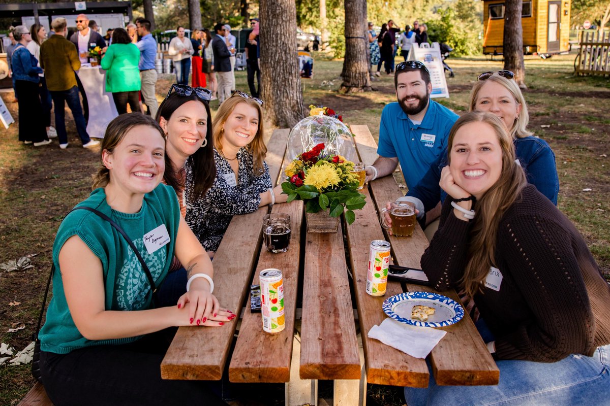 Oh, what a night! It was GOOD to see you, Lead DSM alums, at Toast on the Lawn last night. Thank you for coming. You lit it up! Please share this post with other alums or tag them in the replies!