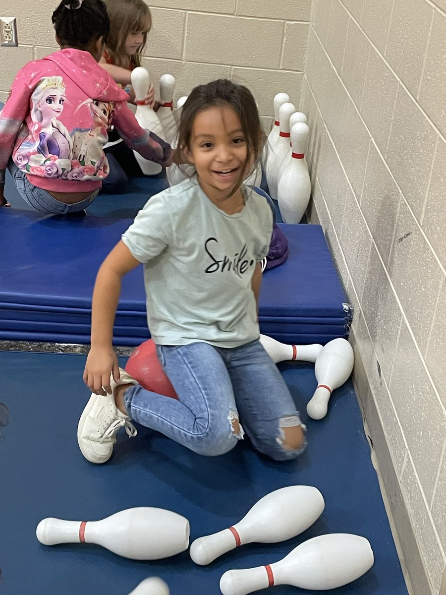 CCPSInstruction's tweet image. Yowell 2nd graders practiced kicking, throwing, and climbing skills during P.E. this week!