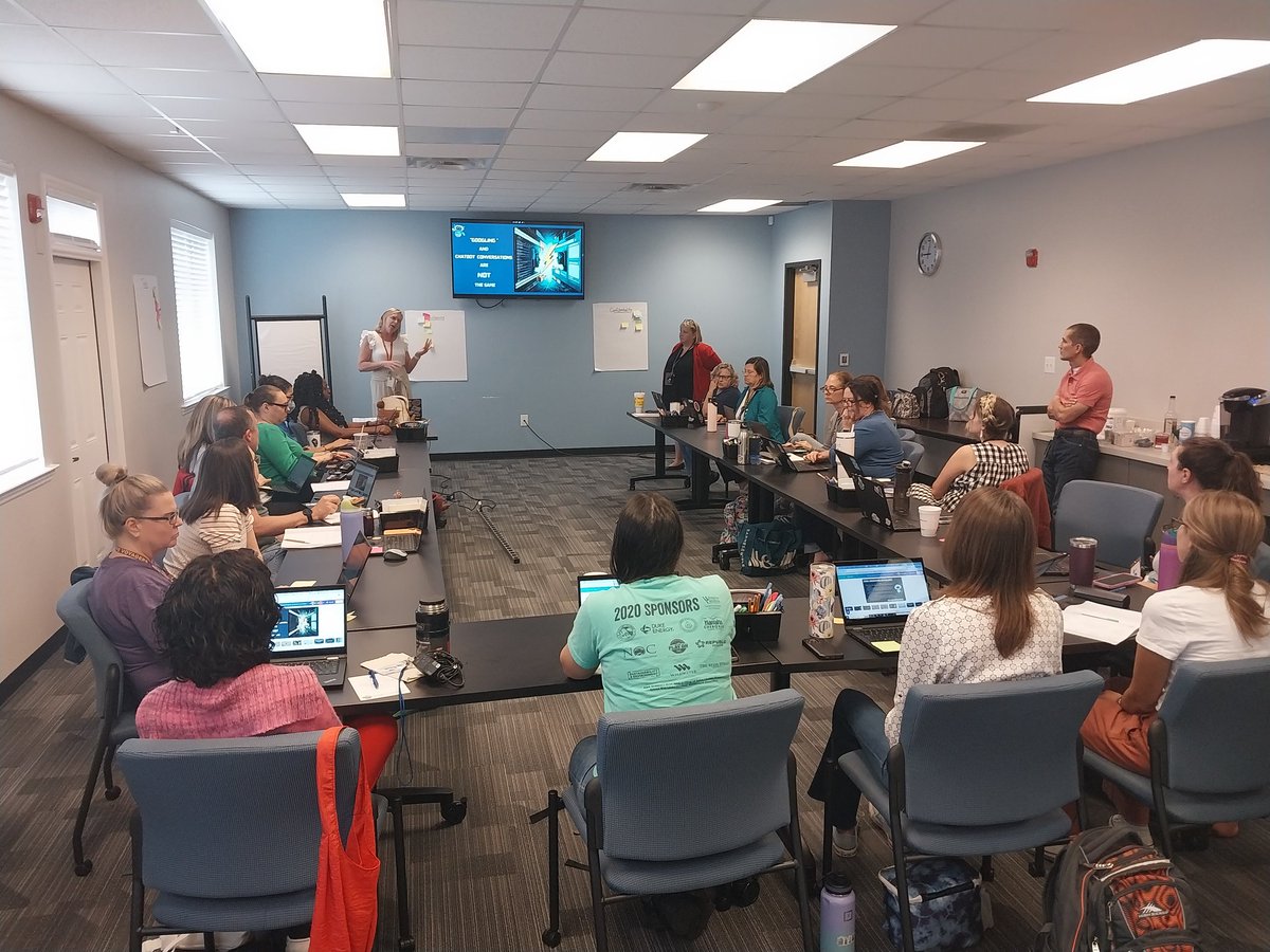 Emily Lewis tweet media