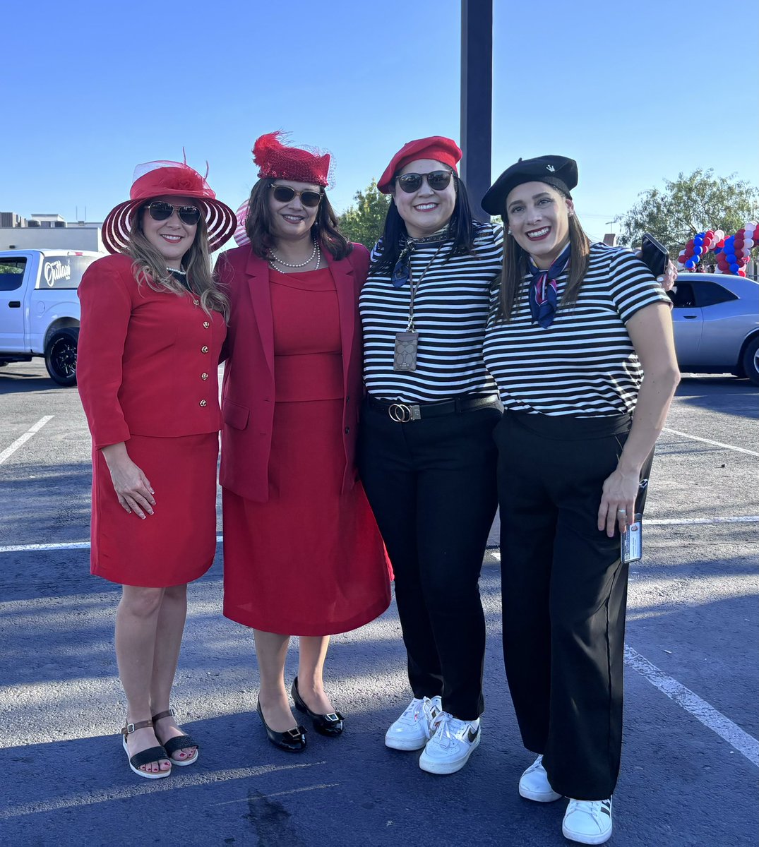 ECabral_RSE's tweet photo. Ready for the MVHS homecoming parade and feeling like royalty ππ¬π§ #RSEAdventureIsCalling https://t.co/i3tWcjJ85e