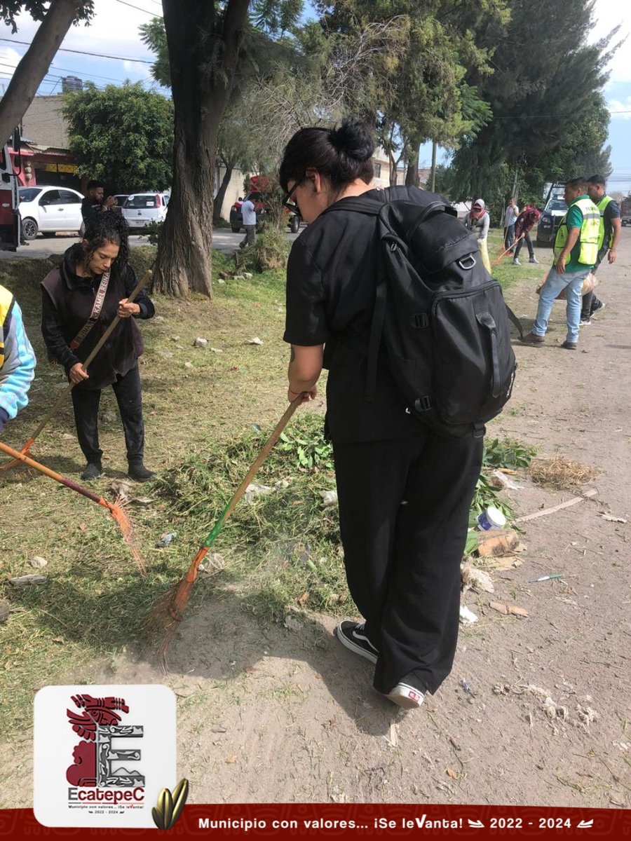 STEcatepec's tweet photo. El día de hoy se realizó la jornada de limpieza en la calle Heriberto Castillo, para mantener nuestros espacios públicos en óptimas condiciones.
#MunicipioConValores https://t.co/U2LF4KgWpl