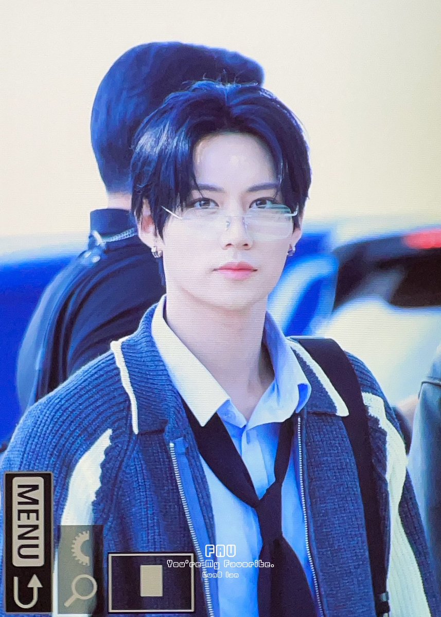 myfavsideof's tweet photo. 240926 요아정(요즘 아이돌 출국의 정석)

#루네이트 #LUN8 #이안 #IAN #노성철 https://t.co/8hFLdnAbgJ
