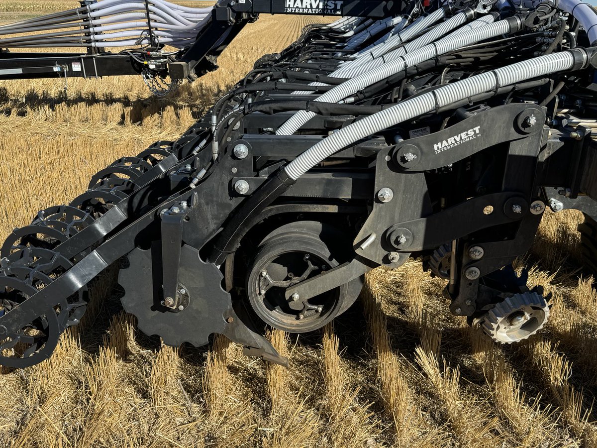 The ALL NEW #PrecisionMaXX #StripTill  from ⁦<a href="/PlainsGrain/">Plains Grain</a>⁩ Customize the way you want!  The row units , cart and row spacing !  20” and 30” options! Powered by ⁦<a href="/PrecisionPlant/">Precision Planting</a>⁩ #Clairity ⁦<a href="/Harvest_Int_Mfg/">Harvest International</a>⁩ ⁦⁦<a href="/MontagMfg/">Montag Mfg</a>⁩ &amp; all new 2” Recon sensor