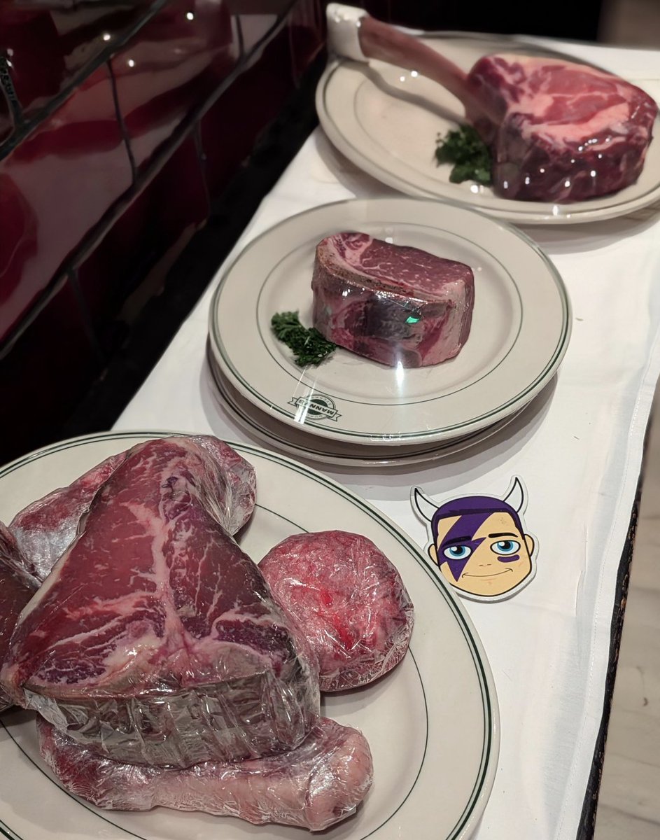 DrunkJonKriesel's tweet image. Another perfect dinner at Manny's
#OhGoodForMe 🥃