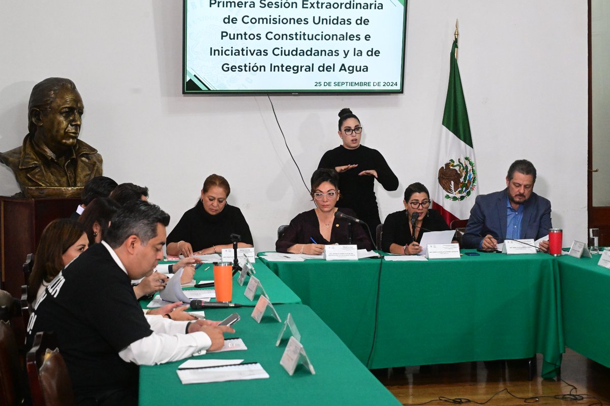 Congreso_CdMex's tweet photo. 📰 Aprueban en comisiones crear Secretaría de Gestión Sustentable del Agua.

▪️  La iniciativa del jefe de Gobierno propone establecer un C5 del agua, como un centro de control y gestión integral.

Lee más🔗
https://t.co/EqJWXeOz4I https://t.co/fcAu4qC7SL