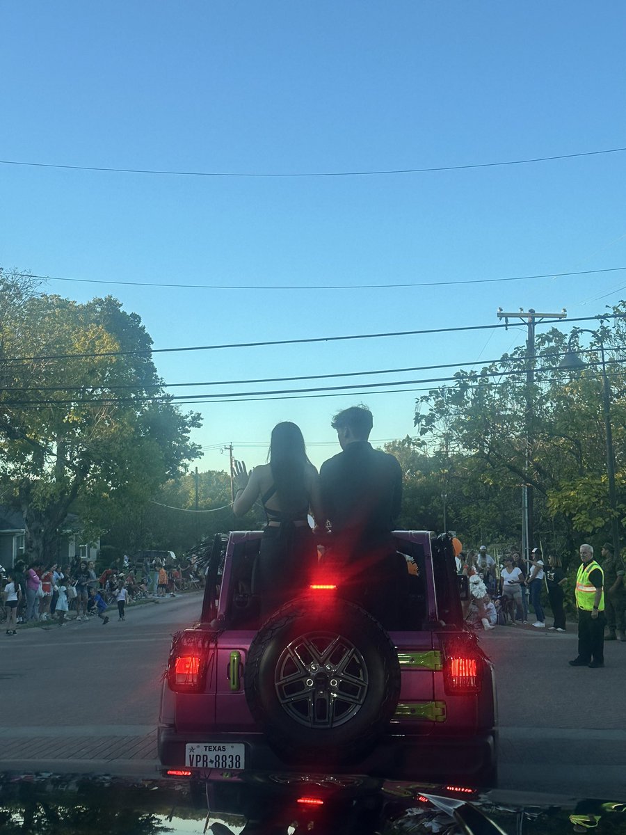 JacketWrestle's tweet photo. Rockwall high school parade was a success! Always a great event and already looking forward to next year! #JFND https://t.co/QMyGVwlXae