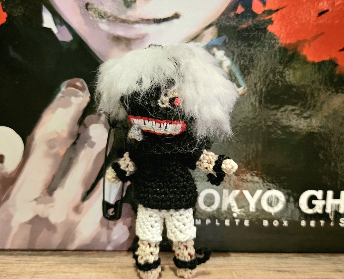 _BobaGum's tweet photo. I crocheted myself a keychain of Kaneki from Tokyo Ghoul. I just finished the anime and am halfway done the first part of the manga.

His hair is a bit wild; I may need to glue it down. He looks like he might bite me! https://t.co/EELTpjmBVi