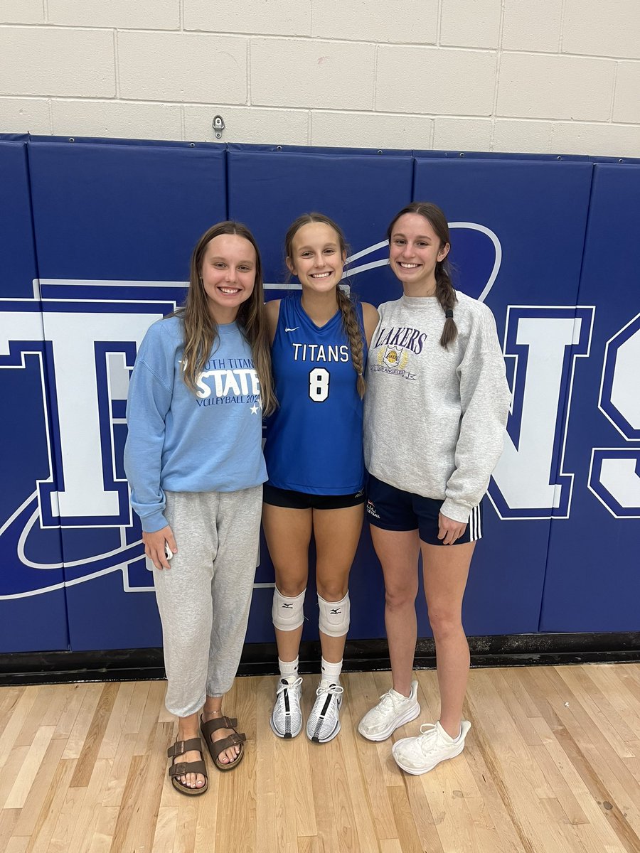 Happy National Daughter’s day to the best 3 daughters a dad could ask for.  Love these girls!#nationaldaughtersday <a href="/daytan_vallinch/">Daytan Vallinch</a> <a href="/DelanieVallinch/">Delanie Vallinch</a> <a href="/DaniVallinch/">Dani Vallinch</a>