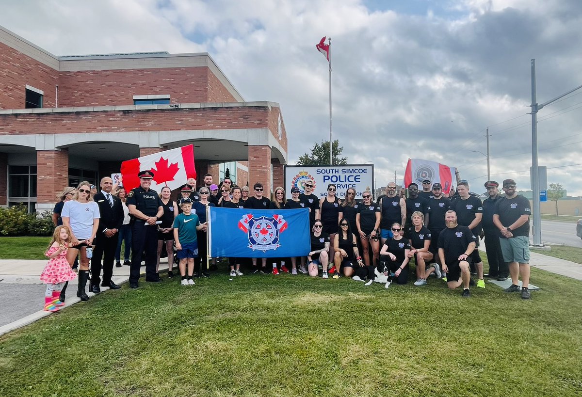 460km's tweet image. Today friends, family, and  members of @SouthSimcoePS held a #runtoremember ahead of the 20th Annual #NPOMR to honour Devon Northrup, Morgan Russell, &amp;amp; Alan Kuzmich. Together we paid tribute to their bravery and sacrifice, we will #neverforget 

#HeroesInLife #NPOMR202