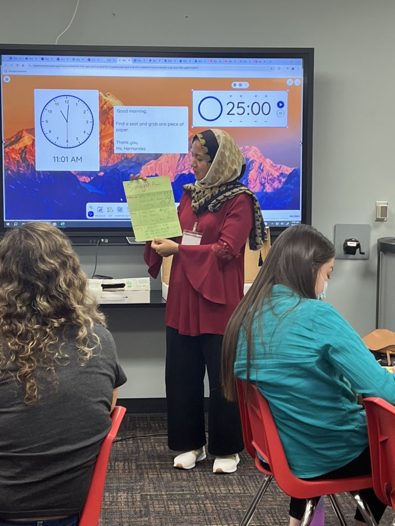 ProjectLEARN3's tweet photo. Fantastic week of ESL classes this week! Here is a sneak peek of students getting know one another! It’s beautiful to see 7 languages in our adult classes along with over 40 parents learning English TOGETHER! @DMELamarCISD @PFETexas @PESNEWSFLASH https://t.co/JB1A0vwQff