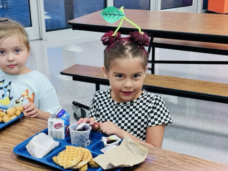 Things got pretty WACKY today at Reno Elementary! We had so much fun with this HOCO dress up day!