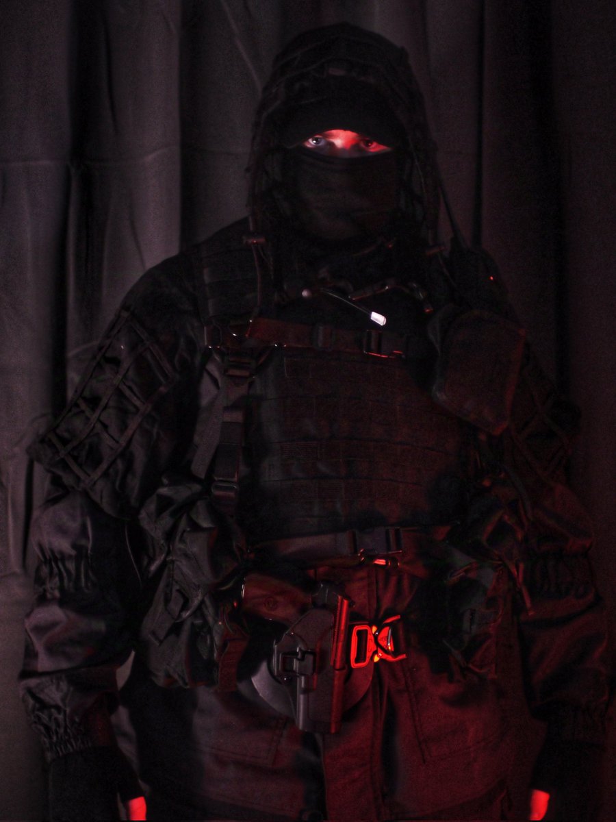 RicciSamuele01's tweet photo. Character: Kapkan from Rainbow Six Siege 
-
#Rainbowsixsiege #rainbowsixcosplay #r6community #r6declassified #rainbowsixsiegecosplay #kapkan #r6cosplay #codcosplay #cosplayer #callofdutycosplayer #cosplay #kapkancosplay #kapkan #photo #editing #blackkit https://t.co/RV2TpOXsH1