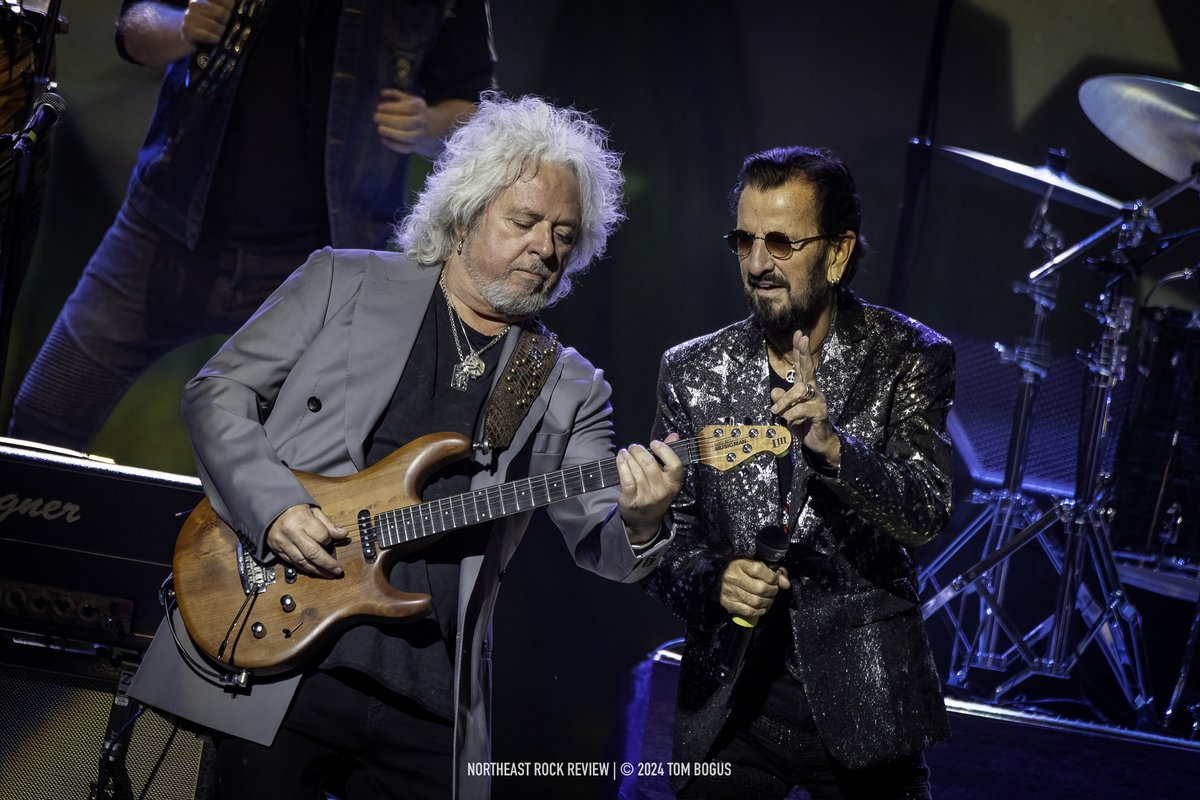 NERockReview's tweet image. Ringo Starr and His All-Starr Band at Mohegan Sun Arena
 
September 20, 2024

UNCASVILLE, Conn. – The energy was palpable at Mohegan Sun Arena as Ringo Starr and his All-Starr Band took the stage for a night filled with timeless classics. The venue was packed, and as soon as…