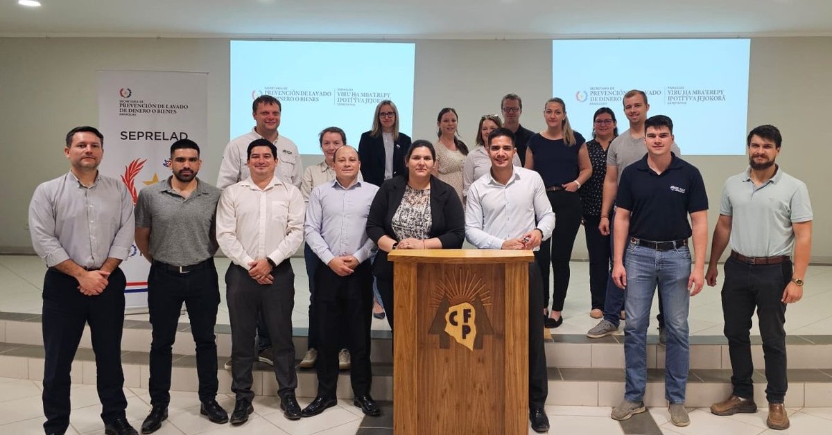SepreladUIF's tweet photo. #SEPRELADCAPACITA 

🗣️ Seguimos la marcha para fortalecer el Sistema ALA/CFT 

🏠🌎🚗 Sujetos Obligados del Sector de las #OSFL, #Inmobiliaria y #Automotores se capacitaron sobre las normativas de prevención de lavado de activos en Loma Plata. 

 #Todosjuntospodemosprevenir https://t.co/0a0VWCn0ZO