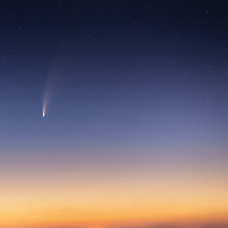 unisqaus's tweet photo. Here's everything you need to know about ‘best comet of the year’...

Thanks to @JontiHorner via @ConversationEDU!

💫🔭☄️