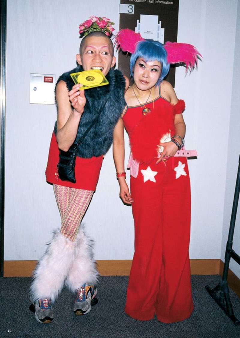OldInternetFeel's tweet photo. Pics from FRUiTS Magazine 31 &amp; 32 (Dec.-Jan. 2000) https://t.co/Xq0OwWlh2E