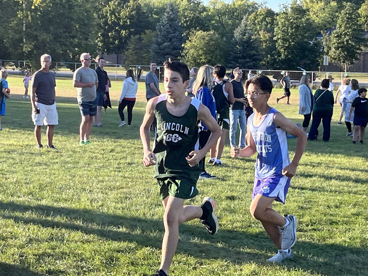 ljhscctf's tweet photo. Another fantastic meet by our @LJHSLancers cross country team as the 7th &amp; 8th grade girls and the 7th grade boys defeated Washington and Gregory. The 8th grade boys defeated Gregory but lost to Washington. #besomebody #Elevate203 #lancerpride 💚 @Naperville203 https://t.co/31rTo1aQfr