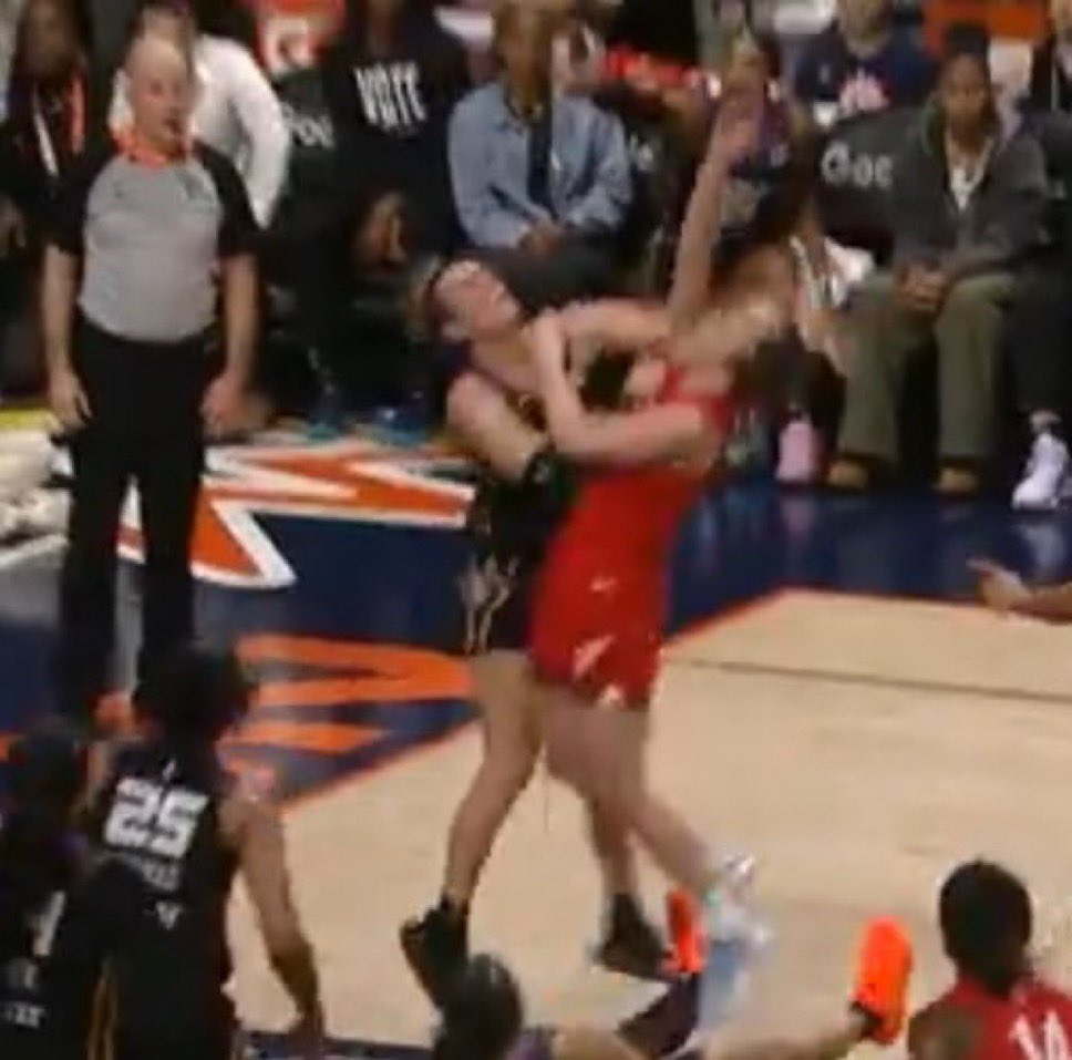 stoolpresidente's tweet photo. No call

@WNBA https://t.co/dfktxxkfTS
