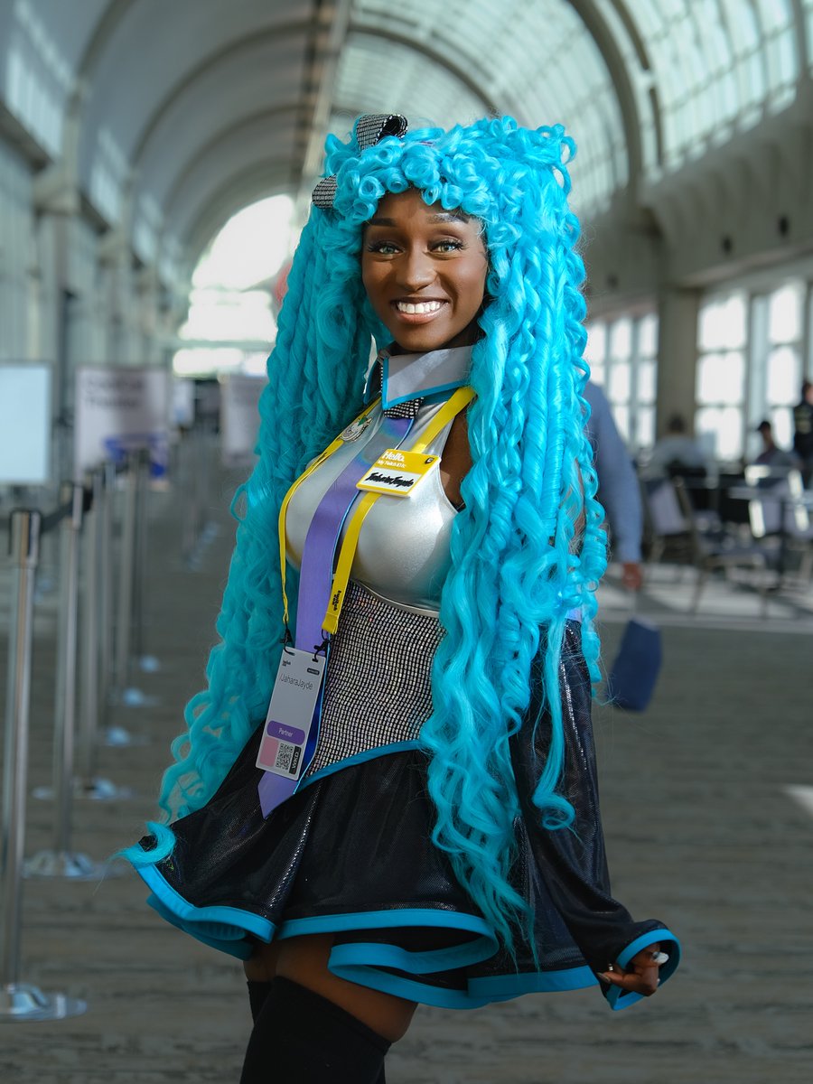 JaharaJayde's tweet photo. I finished my Hatsune Miku! 🎤 https://t.co/S9EdrmaMyM