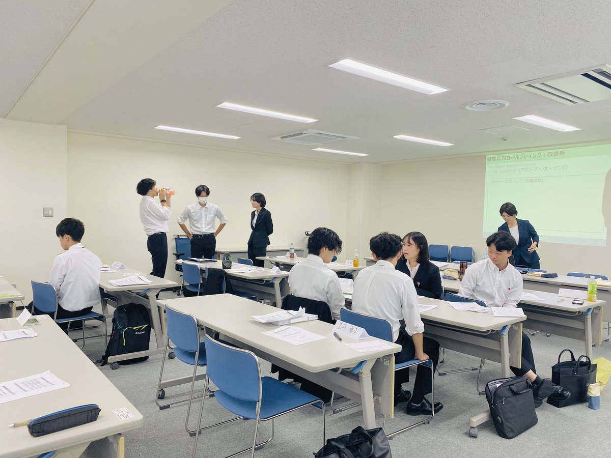 piro_tapir's tweet photo. 本日、新入社員研修ラストDAY！

半年間OJTとOFFJT研修を受けて、頼もしく成長してくれました✨
最終日はロープレと目���発表
独り立ちした皆さんの目標を聞くのが楽しみです☺️✨ https://t.co/bT9O6QaKrk