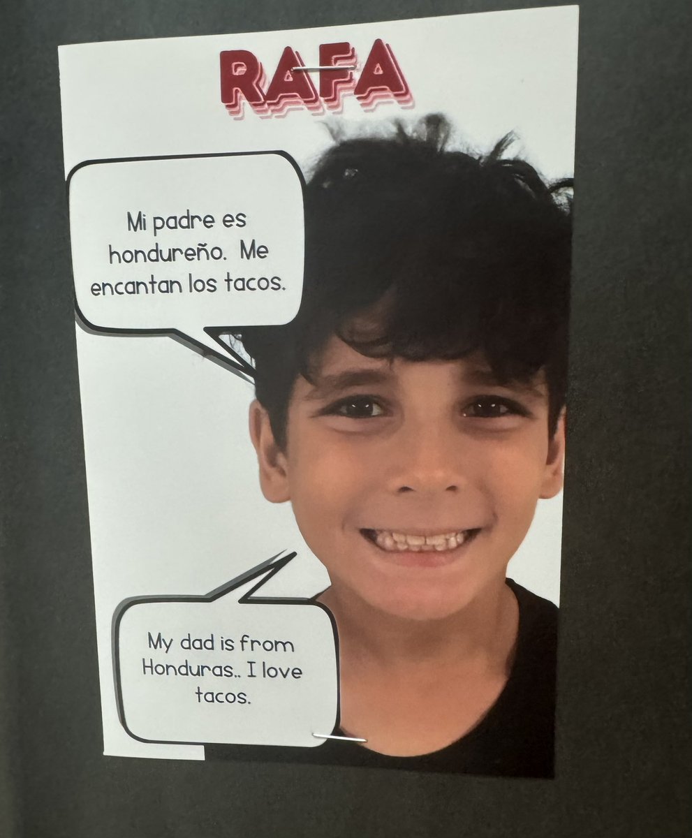 JarosEsl's tweet image. This hallway display for Hispanic Heritage Month is beautiful. Me encanta. 
As always I’m so proud to be #holmeshawks @OakPark97 
@mrsninan1 @HolmesSpanish @BilingualTechi
