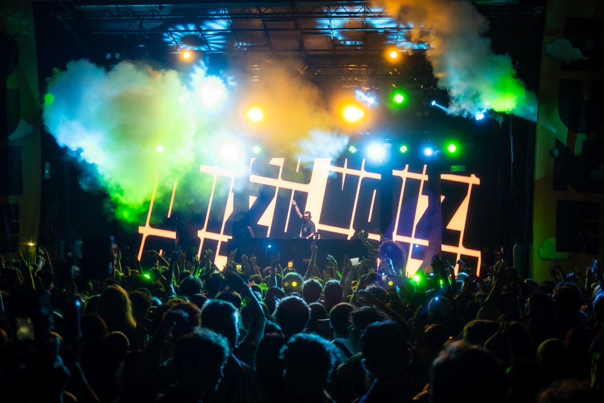 BryceEllPhoto's tweet image. I won’t give up my Sony but the #x100VI has been incredibly fun to take to shows I’m not shooting.