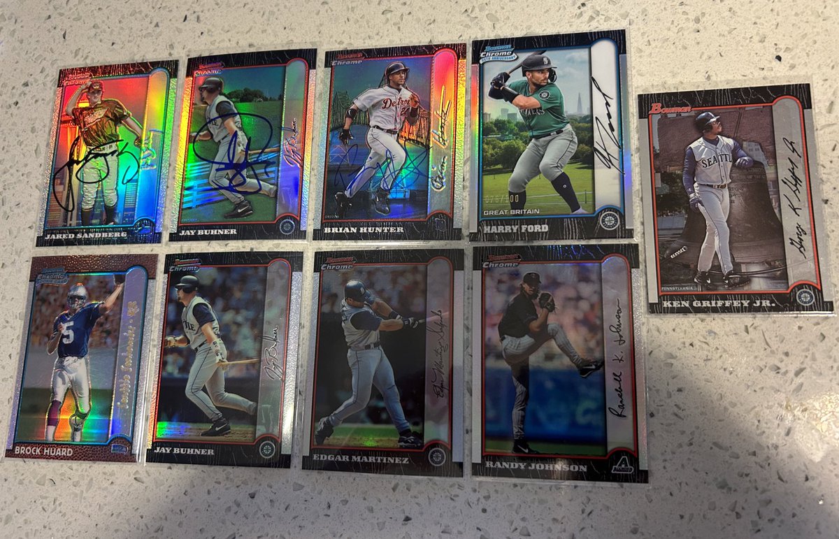 M_Bleezie13's tweet image. This one hits me in the feels. Got the @harry_ford Bowman Chrome International Refractor /100 today, the 25th anniversary of 99. Has it been that long? 97- 99 years are some of my favorite designs in the hobby cards. @BrockHuard @jlsofoly @11EdgarMartinez @Topps #Refractor