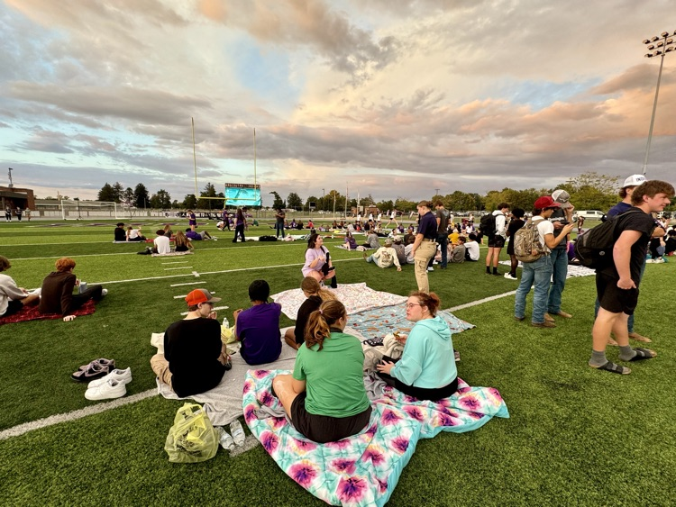 M19_MHS's tweet photo. 2024 MHS Homecoming Parade and Movie Night on Alumni Field!!!!  Making memories to last a lifetime!! 💜 #MHSTheHighSchoolOfChoice https://t.co/tlLUpaw8Hc