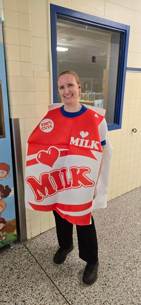 leadteachslay's tweet photo. Excited to collaborate today with our amazing school nutrition team to celebrate #WorldSchoolMilkDay! 🥛 Together, we're highlighting the importance of healthy choices and fueling our students for success. #JenkinsJourney #JaguarsStrong #HealthyKids https://t.co/rCkfcWm6pD